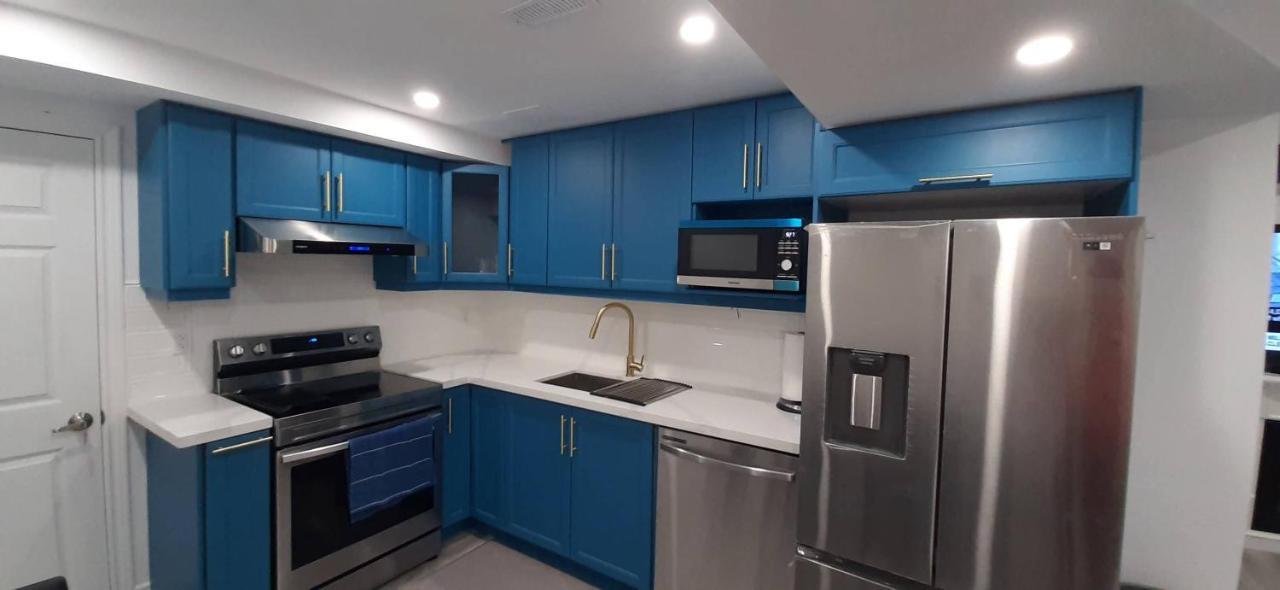 2 Bedrooms 2 Washrooms 2 Parking Spots Basement Apartment Newmarket Bagian luar foto